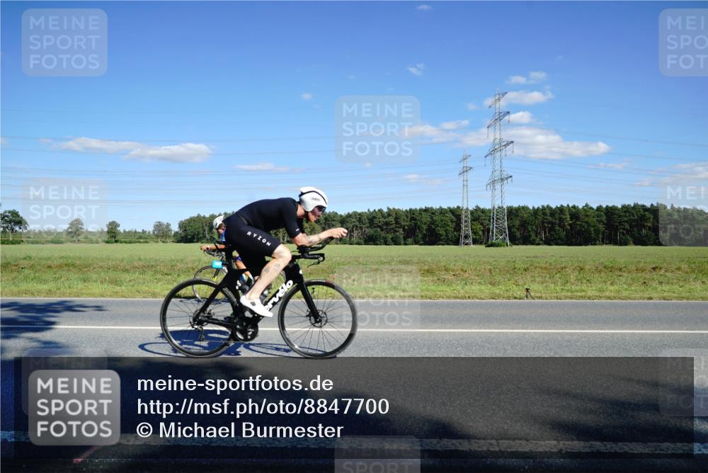 07.09.2025 - 19. Norderstedt Triathlon Michael Burmester http://msf.ph/oto/8847700 07.09.2025 15:28:40 Radfahren 402, 913 meine-sportfotos.de
