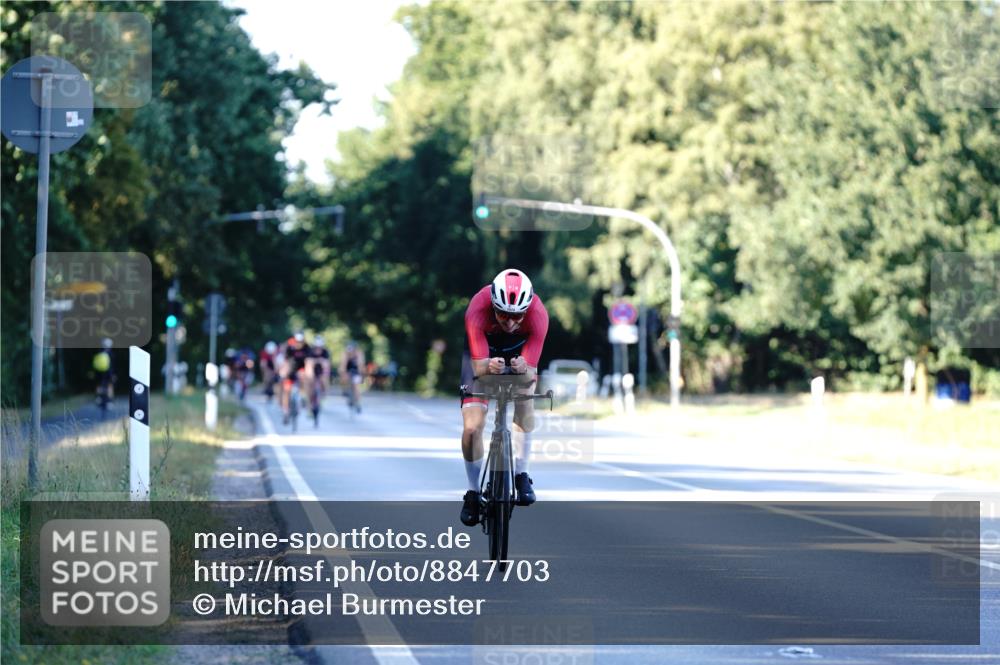 07.09.2025 - 19. Norderstedt Triathlon Michael Burmester http://msf.ph/oto/8847703 07.09.2025 16:16:42 Radfahren 1573 meine-sportfotos.de
