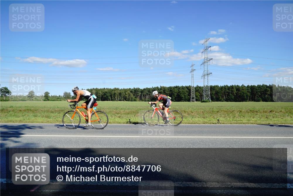 07.09.2025 - 19. Norderstedt Triathlon Michael Burmester http://msf.ph/oto/8847706 07.09.2025 15:28:46 Radfahren 465 meine-sportfotos.de