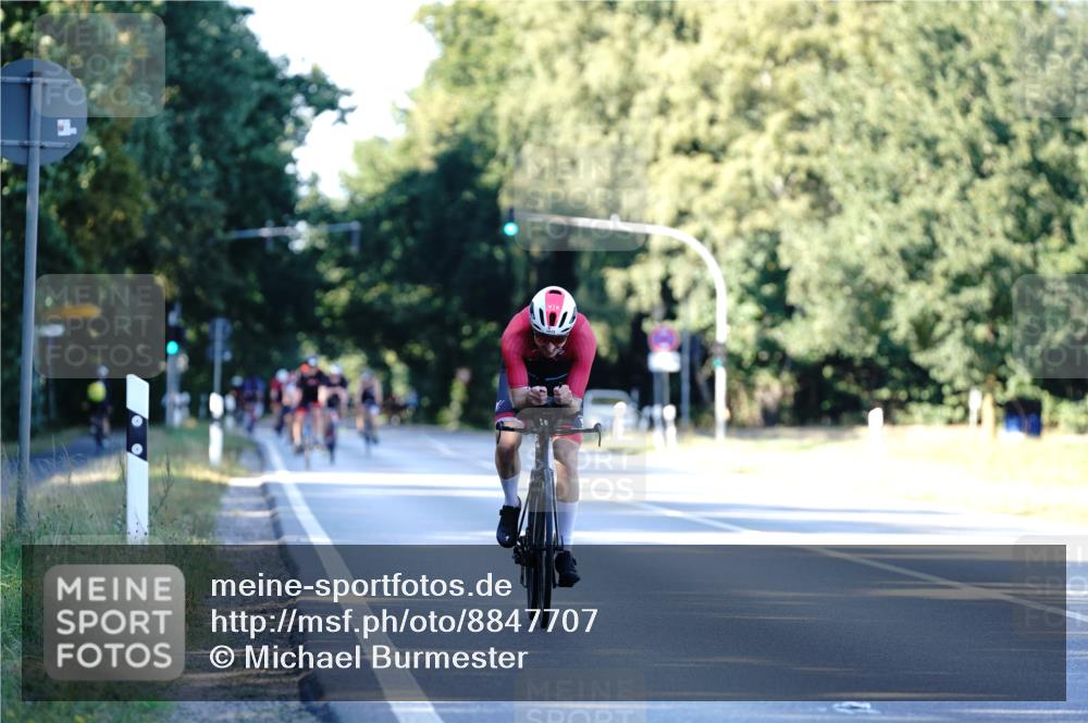 07.09.2025 - 19. Norderstedt Triathlon Michael Burmester http://msf.ph/oto/8847707 07.09.2025 16:16:42 Radfahren 1573 meine-sportfotos.de