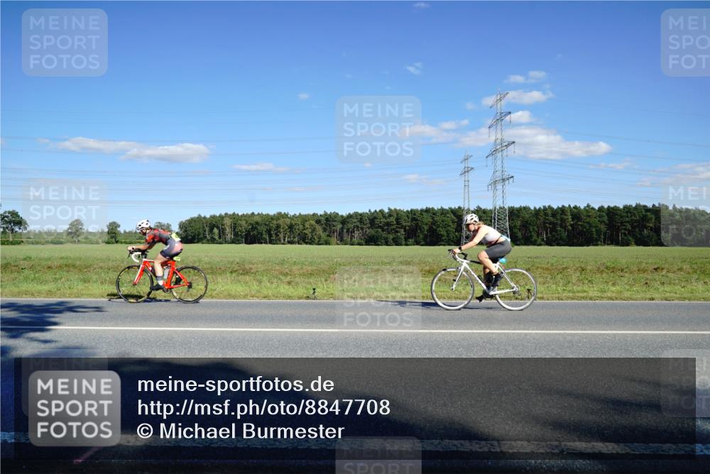07.09.2025 - 19. Norderstedt Triathlon Michael Burmester http://msf.ph/oto/8847708 07.09.2025 15:28:47 Radfahren 465 meine-sportfotos.de