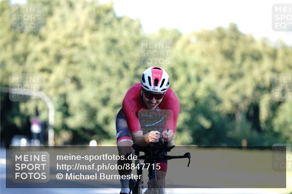 07.09.2025 - 19. Norderstedt Triathlon Michael Burmester http://msf.ph/oto/8847715 07.09.2025 16:16:43 Radfahren 1573 meine-sportfotos.de