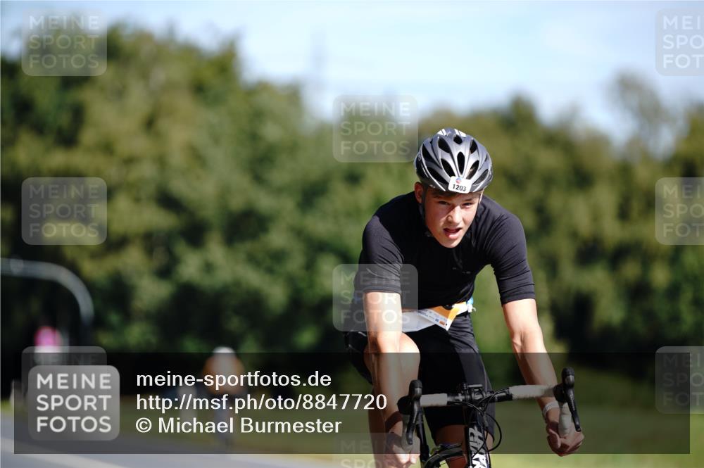 07.09.2025 - 19. Norderstedt Triathlon Michael Burmester http://msf.ph/oto/8847720 07.09.2025 11:29:51 Radfahren 1203 meine-sportfotos.de