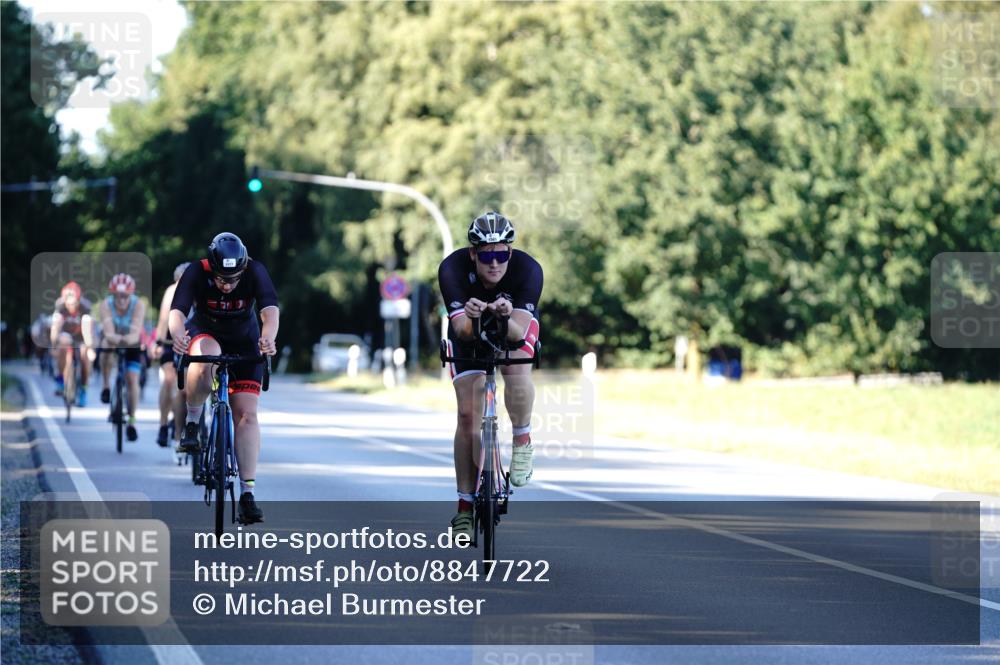 07.09.2025 - 19. Norderstedt Triathlon Michael Burmester http://msf.ph/oto/8847722 07.09.2025 16:16:49 Radfahren 903, 1077, 1581 meine-sportfotos.de