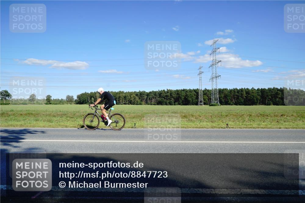 07.09.2025 - 19. Norderstedt Triathlon Michael Burmester http://msf.ph/oto/8847723 07.09.2025 15:28:59 Radfahren 378, 864, 1444 meine-sportfotos.de