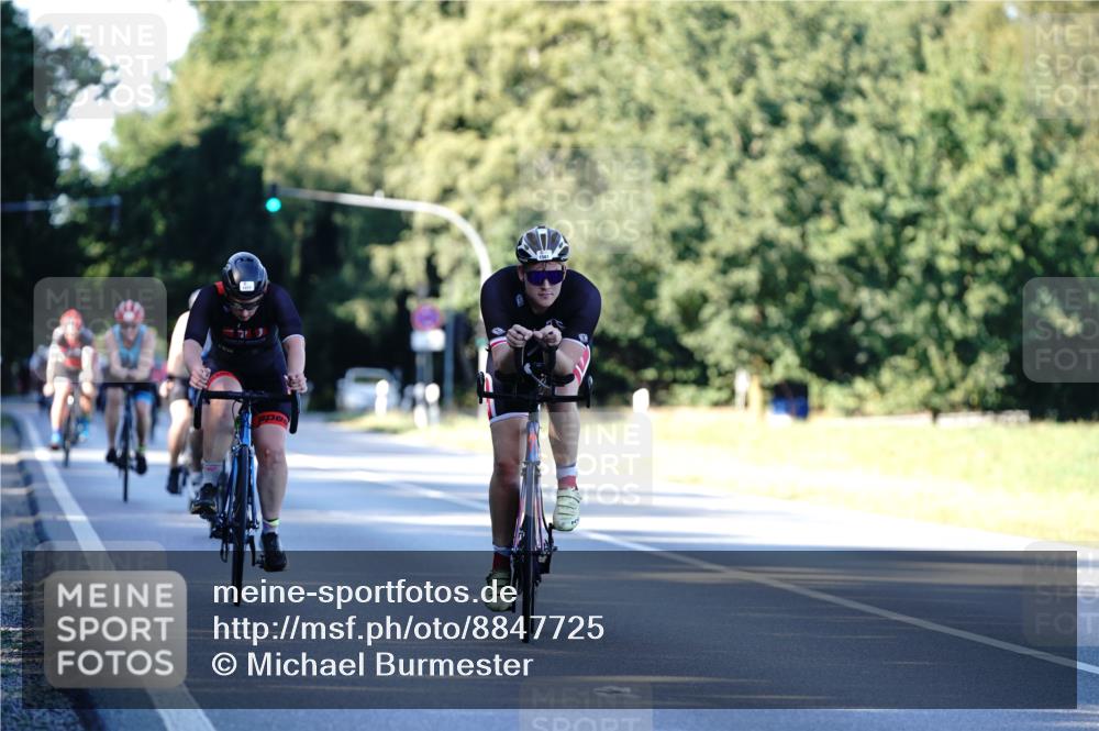 07.09.2025 - 19. Norderstedt Triathlon Michael Burmester http://msf.ph/oto/8847725 07.09.2025 16:16:49 Radfahren 903, 1077, 1581 meine-sportfotos.de