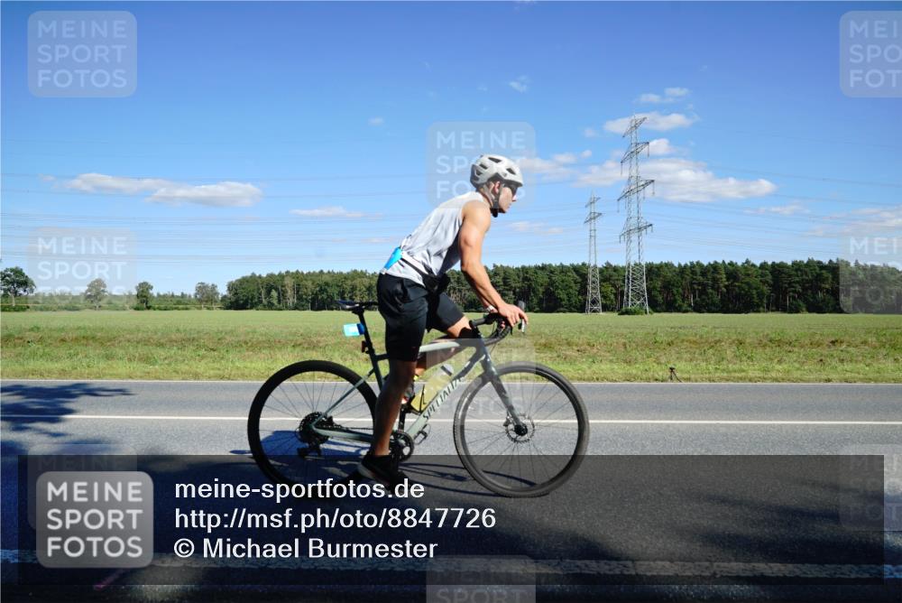 07.09.2025 - 19. Norderstedt Triathlon Michael Burmester http://msf.ph/oto/8847726 07.09.2025 15:29:00 Radfahren 378 meine-sportfotos.de