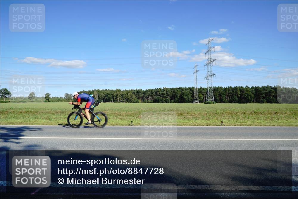07.09.2025 - 19. Norderstedt Triathlon Michael Burmester http://msf.ph/oto/8847728 07.09.2025 15:29:01 Radfahren 378 meine-sportfotos.de