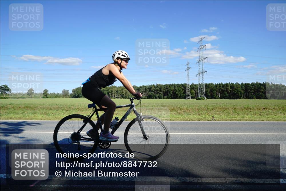 07.09.2025 - 19. Norderstedt Triathlon Michael Burmester http://msf.ph/oto/8847732 07.09.2025 15:29:09 Radfahren 429, 448, 1474 meine-sportfotos.de