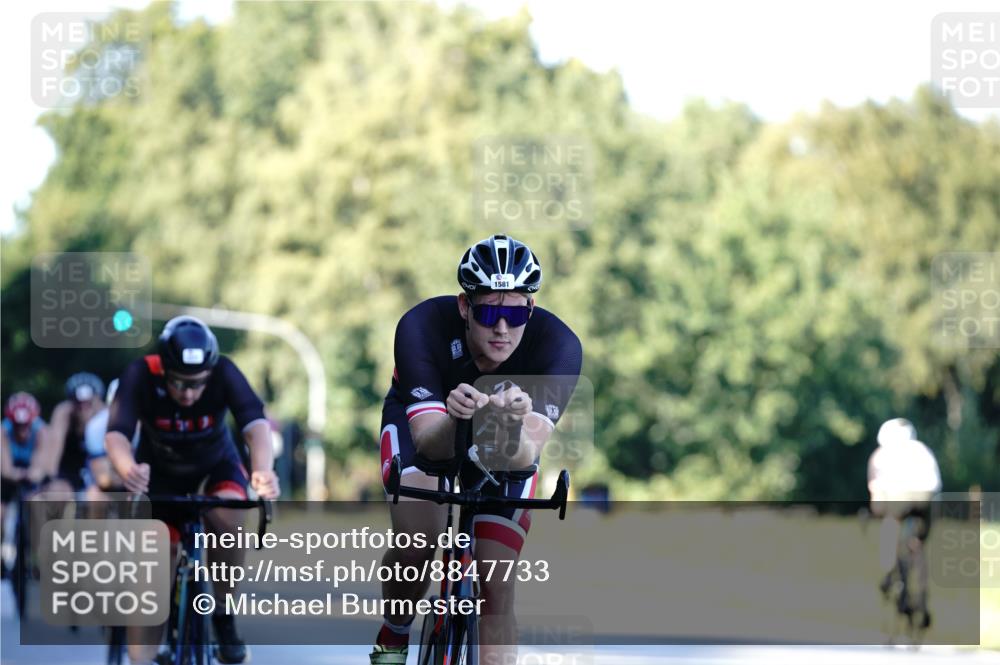 07.09.2025 - 19. Norderstedt Triathlon Michael Burmester http://msf.ph/oto/8847733 07.09.2025 16:16:50 Radfahren 903, 1077, 1411, 1581, 1630 meine-sportfotos.de