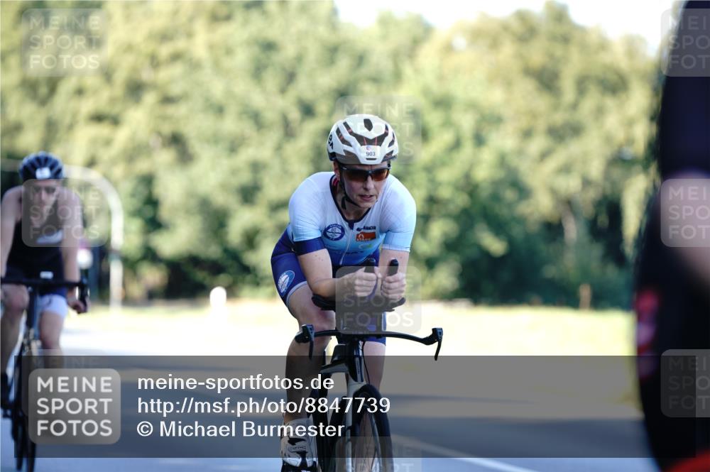 07.09.2025 - 19. Norderstedt Triathlon Michael Burmester http://msf.ph/oto/8847739 07.09.2025 16:16:52 Radfahren 903, 1077, 1411, 1581, 1630 meine-sportfotos.de