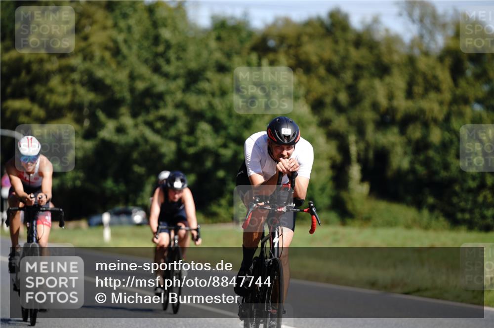 07.09.2025 - 19. Norderstedt Triathlon Michael Burmester http://msf.ph/oto/8847744 07.09.2025 11:30:01 Radfahren 276, 1174, 1341 meine-sportfotos.de
