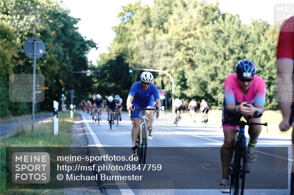07.09.2025 - 19. Norderstedt Triathlon Michael Burmester http://msf.ph/oto/8847759 07.09.2025 16:16:58 Radfahren 371, 503, 1091, 1454, 1464, 1611 meine-sportfotos.de
