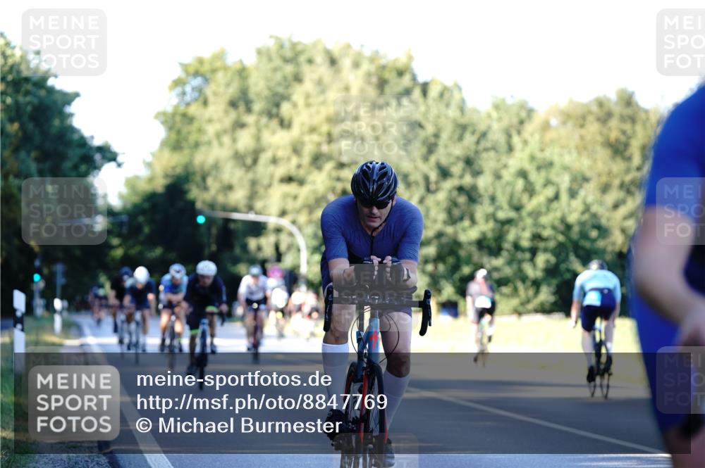07.09.2025 - 19. Norderstedt Triathlon Michael Burmester http://msf.ph/oto/8847769 07.09.2025 16:17:00 Radfahren 371, 503, 1091, 1454, 1609, 1611 meine-sportfotos.de