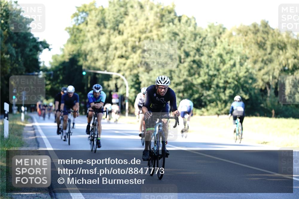 07.09.2025 - 19. Norderstedt Triathlon Michael Burmester http://msf.ph/oto/8847773 07.09.2025 16:17:02 Radfahren 371, 376, 396, 902, 1091, 1448, 1454, 1609 meine-sportfotos.de