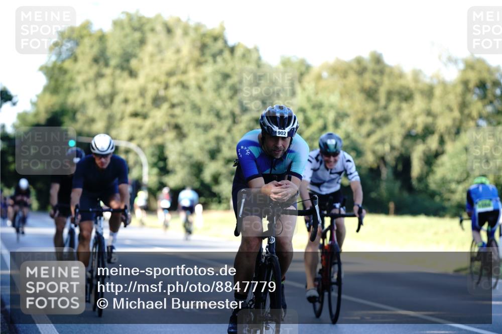 07.09.2025 - 19. Norderstedt Triathlon Michael Burmester http://msf.ph/oto/8847779 07.09.2025 16:17:03 Radfahren 371, 376, 396, 902, 1448, 1454, 1609 meine-sportfotos.de