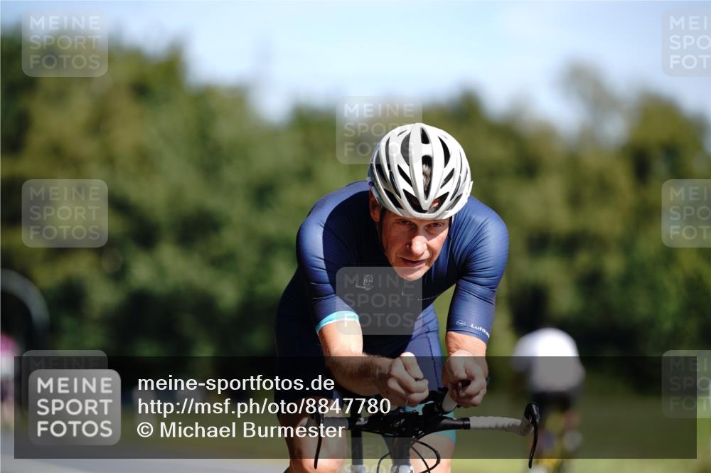07.09.2025 - 19. Norderstedt Triathlon Michael Burmester http://msf.ph/oto/8847780 07.09.2025 11:30:42 Radfahren 837 meine-sportfotos.de