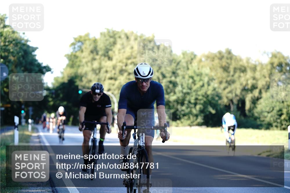 07.09.2025 - 19. Norderstedt Triathlon Michael Burmester http://msf.ph/oto/8847781 07.09.2025 16:17:04 Radfahren 371, 376, 396, 902, 1448, 1512, 1609 meine-sportfotos.de