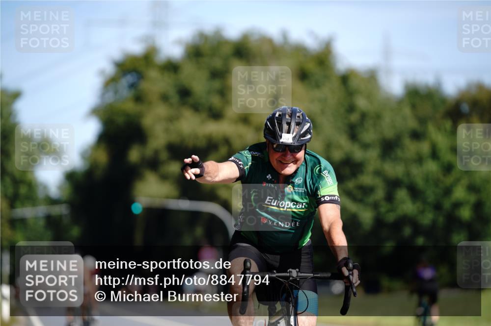 07.09.2025 - 19. Norderstedt Triathlon Michael Burmester http://msf.ph/oto/8847794 07.09.2025 11:30:50 Radfahren 152, 1172 meine-sportfotos.de