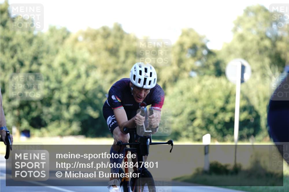 07.09.2025 - 19. Norderstedt Triathlon Michael Burmester http://msf.ph/oto/8847801 07.09.2025 16:17:13 Radfahren 924, 1053, 1460, 1569 meine-sportfotos.de