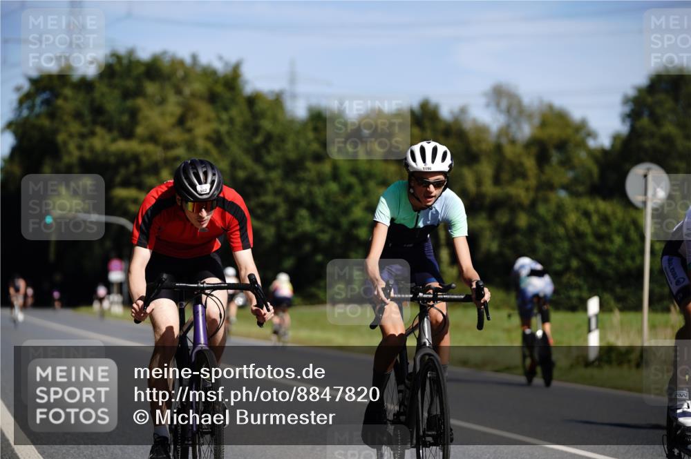 07.09.2025 - 19. Norderstedt Triathlon Michael Burmester http://msf.ph/oto/8847820 07.09.2025 11:31:06 Radfahren 284, 862, 1190, 1208, 1363 meine-sportfotos.de