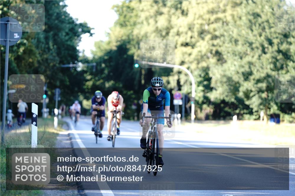 07.09.2025 - 19. Norderstedt Triathlon Michael Burmester http://msf.ph/oto/8847825 07.09.2025 16:17:35 Radfahren 1084 meine-sportfotos.de