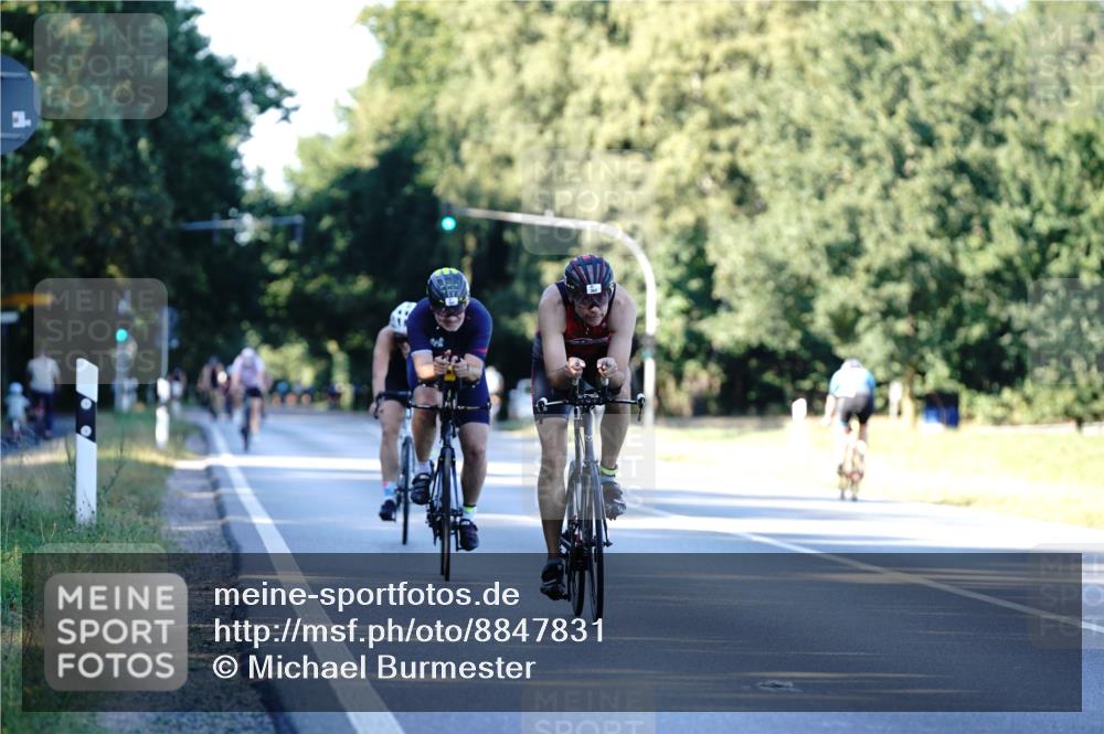 07.09.2025 - 19. Norderstedt Triathlon Michael Burmester http://msf.ph/oto/8847831 07.09.2025 16:17:38 Radfahren 362, 864, 918, 1084 meine-sportfotos.de