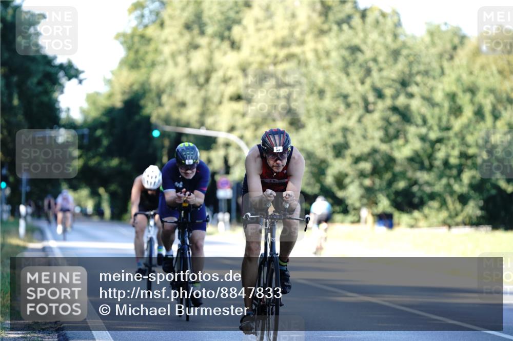 07.09.2025 - 19. Norderstedt Triathlon Michael Burmester http://msf.ph/oto/8847833 07.09.2025 16:17:38 Radfahren 362, 864, 918, 1084 meine-sportfotos.de