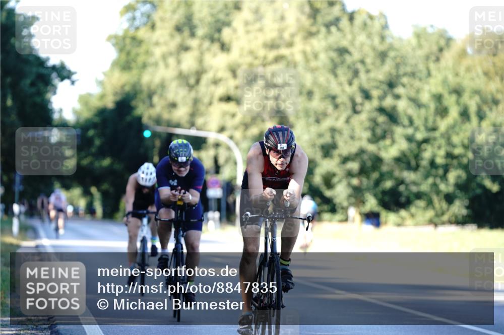 07.09.2025 - 19. Norderstedt Triathlon Michael Burmester http://msf.ph/oto/8847835 07.09.2025 16:17:38 Radfahren 362, 864, 918, 1084 meine-sportfotos.de