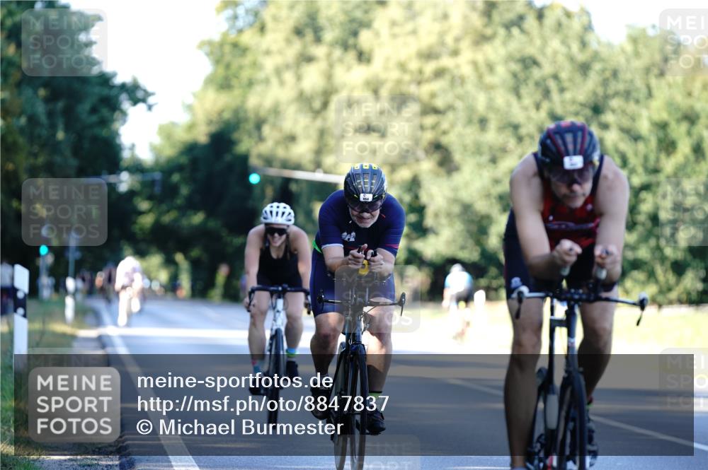07.09.2025 - 19. Norderstedt Triathlon Michael Burmester http://msf.ph/oto/8847837 07.09.2025 16:17:39 Radfahren 362, 864, 918, 1084 meine-sportfotos.de