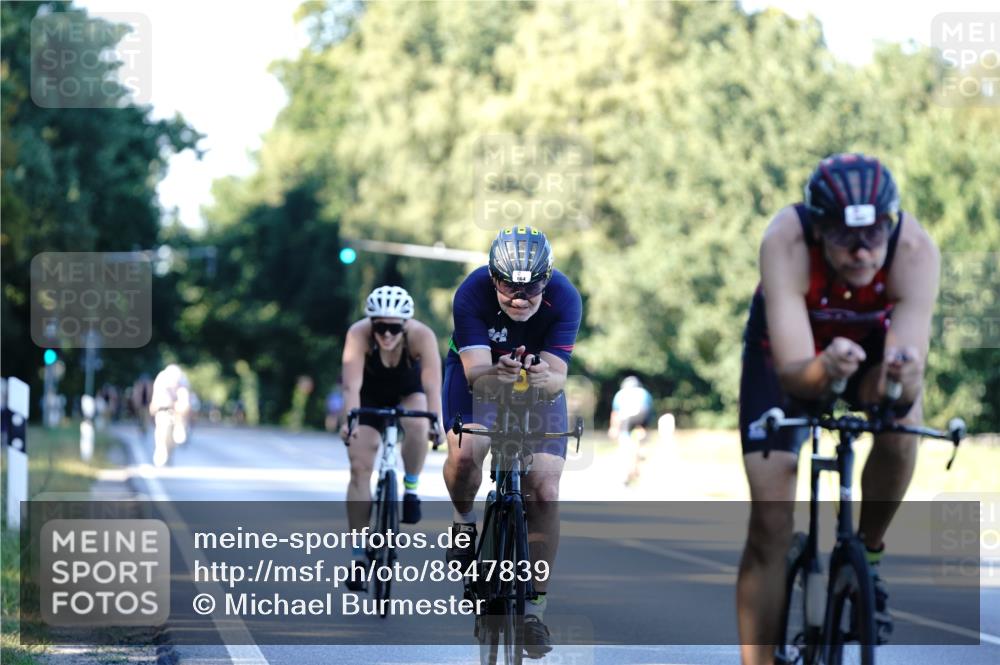 07.09.2025 - 19. Norderstedt Triathlon Michael Burmester http://msf.ph/oto/8847839 07.09.2025 16:17:39 Radfahren 362, 864, 918, 1084 meine-sportfotos.de