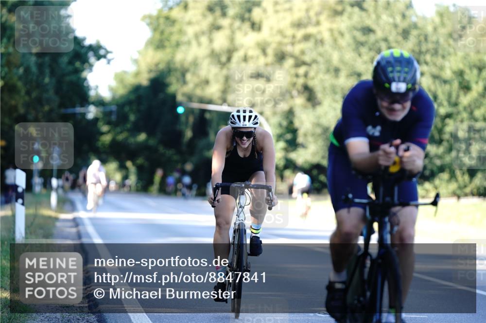 07.09.2025 - 19. Norderstedt Triathlon Michael Burmester http://msf.ph/oto/8847841 07.09.2025 16:17:40 Radfahren 362, 864, 918, 1084 meine-sportfotos.de