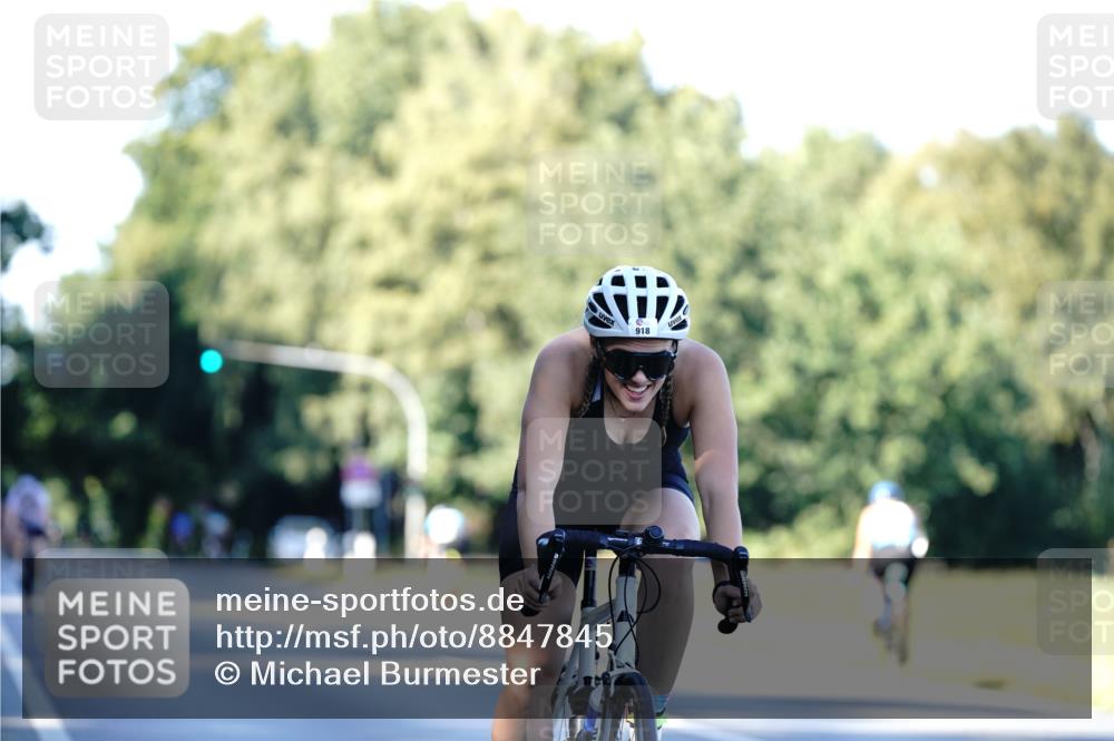 07.09.2025 - 19. Norderstedt Triathlon Michael Burmester http://msf.ph/oto/8847845 07.09.2025 16:17:41 Radfahren 362, 864, 918 meine-sportfotos.de