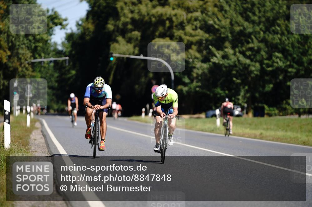 07.09.2025 - 19. Norderstedt Triathlon Michael Burmester http://msf.ph/oto/8847848 07.09.2025 11:31:28 Radfahren 749, 771 meine-sportfotos.de