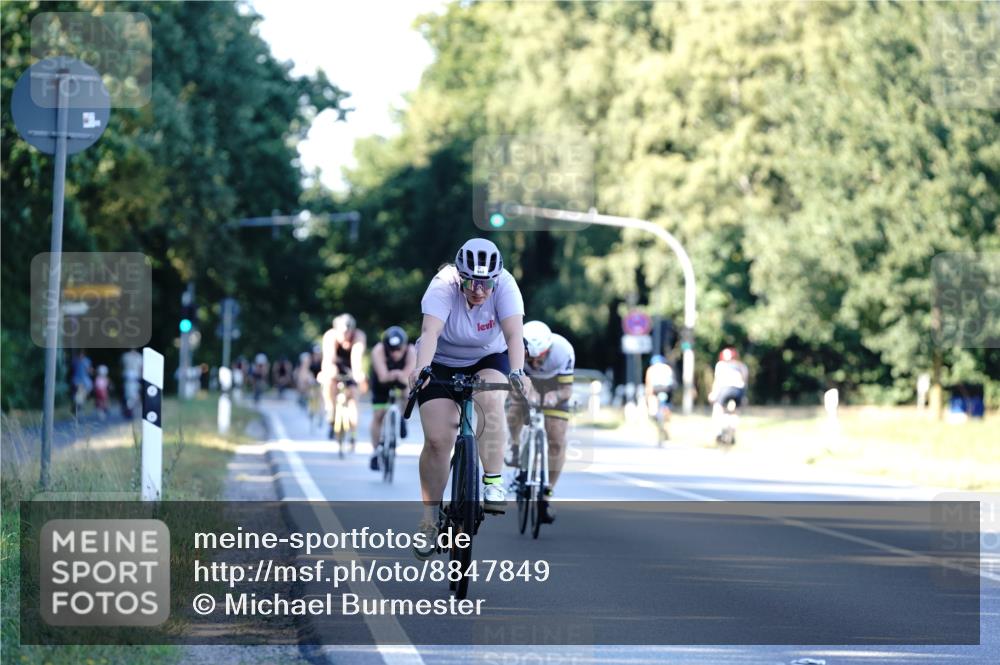 07.09.2025 - 19. Norderstedt Triathlon Michael Burmester http://msf.ph/oto/8847849 07.09.2025 16:17:48 Radfahren 944, 1588 meine-sportfotos.de