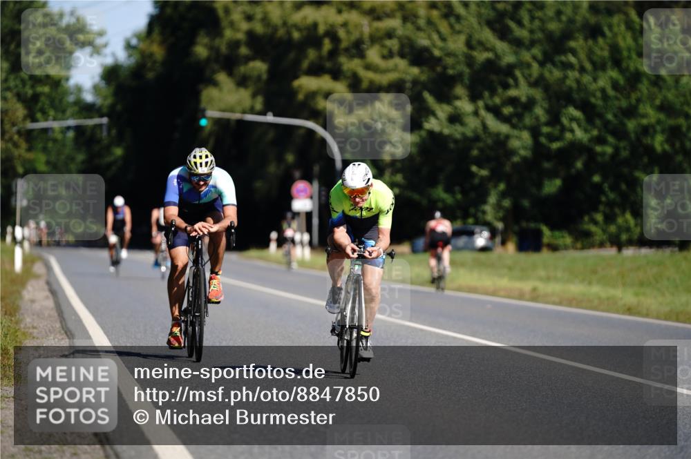 07.09.2025 - 19. Norderstedt Triathlon Michael Burmester http://msf.ph/oto/8847850 07.09.2025 11:31:29 Radfahren 749, 771 meine-sportfotos.de