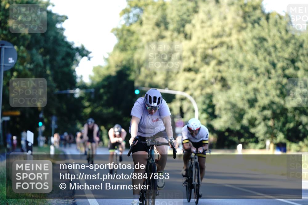 07.09.2025 - 19. Norderstedt Triathlon Michael Burmester http://msf.ph/oto/8847853 07.09.2025 16:17:48 Radfahren 944, 1588 meine-sportfotos.de