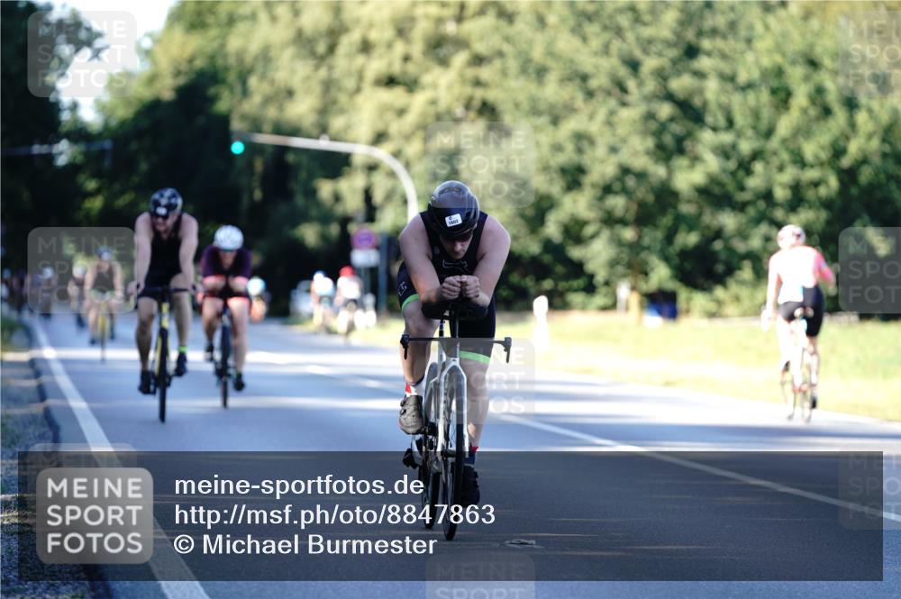 07.09.2025 - 19. Norderstedt Triathlon Michael Burmester http://msf.ph/oto/8847863 07.09.2025 16:17:51 Radfahren 944, 1534, 1588, 1602 meine-sportfotos.de