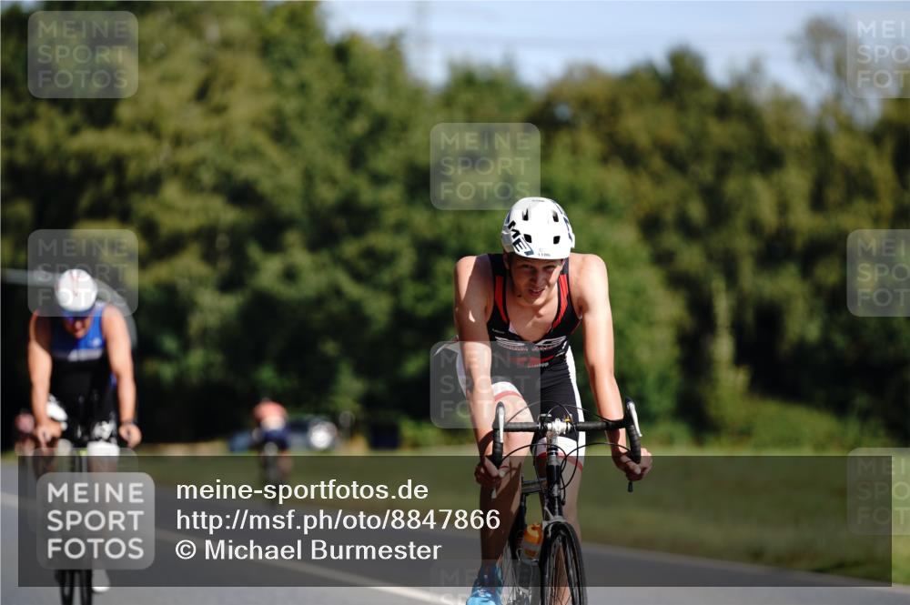 07.09.2025 - 19. Norderstedt Triathlon Michael Burmester http://msf.ph/oto/8847866 07.09.2025 11:31:36 Radfahren 710, 1186 meine-sportfotos.de