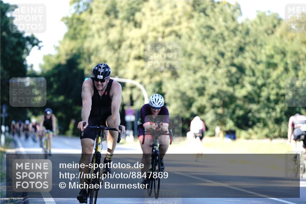 07.09.2025 - 19. Norderstedt Triathlon Michael Burmester http://msf.ph/oto/8847869 07.09.2025 16:17:53 Radfahren 944, 1046, 1534, 1588, 1602 meine-sportfotos.de