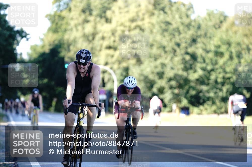 07.09.2025 - 19. Norderstedt Triathlon Michael Burmester http://msf.ph/oto/8847871 07.09.2025 16:17:53 Radfahren 944, 1046, 1534, 1588, 1602 meine-sportfotos.de
