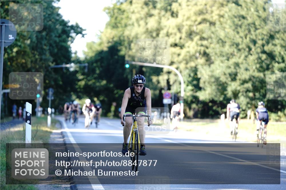 07.09.2025 - 19. Norderstedt Triathlon Michael Burmester http://msf.ph/oto/8847877 07.09.2025 16:17:56 Radfahren 1046, 1096, 1534 meine-sportfotos.de