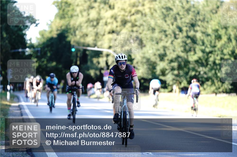 07.09.2025 - 19. Norderstedt Triathlon Michael Burmester http://msf.ph/oto/8847887 07.09.2025 16:18:02 Radfahren 878, 1555, 1621 meine-sportfotos.de