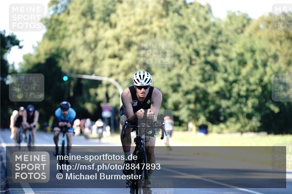 07.09.2025 - 19. Norderstedt Triathlon Michael Burmester http://msf.ph/oto/8847893 07.09.2025 16:18:03 Radfahren 878, 1555, 1621, 1627 meine-sportfotos.de