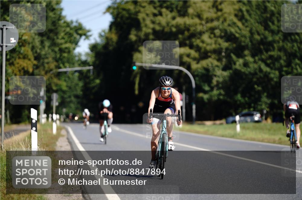 07.09.2025 - 19. Norderstedt Triathlon Michael Burmester http://msf.ph/oto/8847894 07.09.2025 11:32:04 Radfahren 1334 meine-sportfotos.de