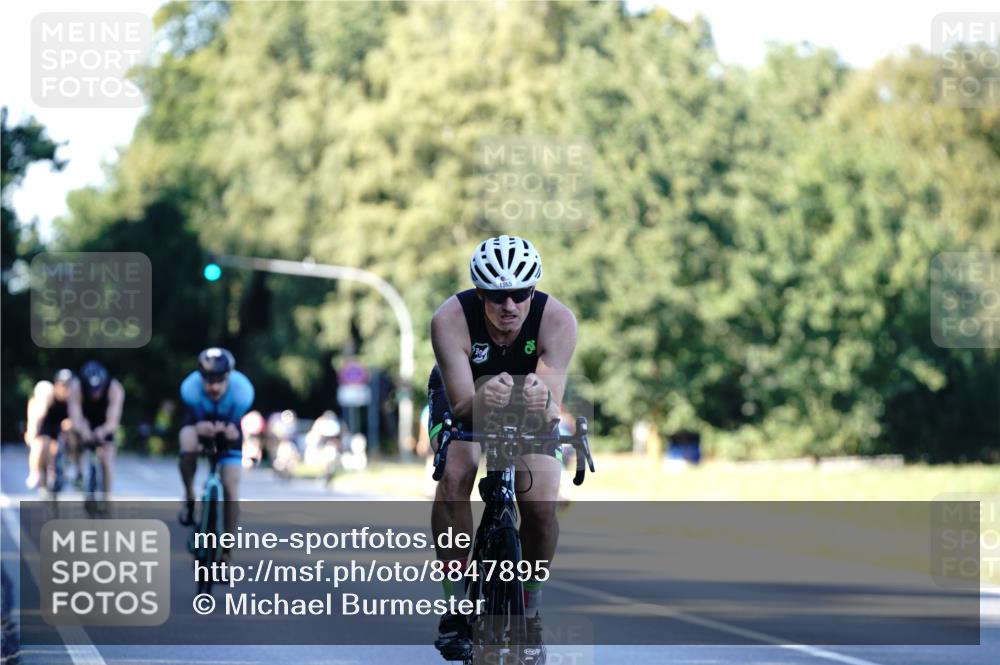 07.09.2025 - 19. Norderstedt Triathlon Michael Burmester http://msf.ph/oto/8847895 07.09.2025 16:18:04 Radfahren 878, 1555, 1621, 1627 meine-sportfotos.de
