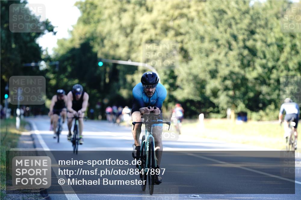 07.09.2025 - 19. Norderstedt Triathlon Michael Burmester http://msf.ph/oto/8847897 07.09.2025 16:18:05 Radfahren 878, 1555, 1619, 1621, 1627 meine-sportfotos.de