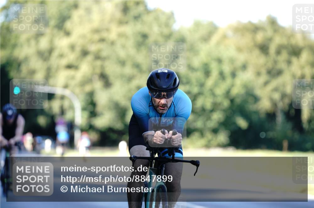 07.09.2025 - 19. Norderstedt Triathlon Michael Burmester http://msf.ph/oto/8847899 07.09.2025 16:18:06 Radfahren 878, 1555, 1619, 1621, 1627 meine-sportfotos.de