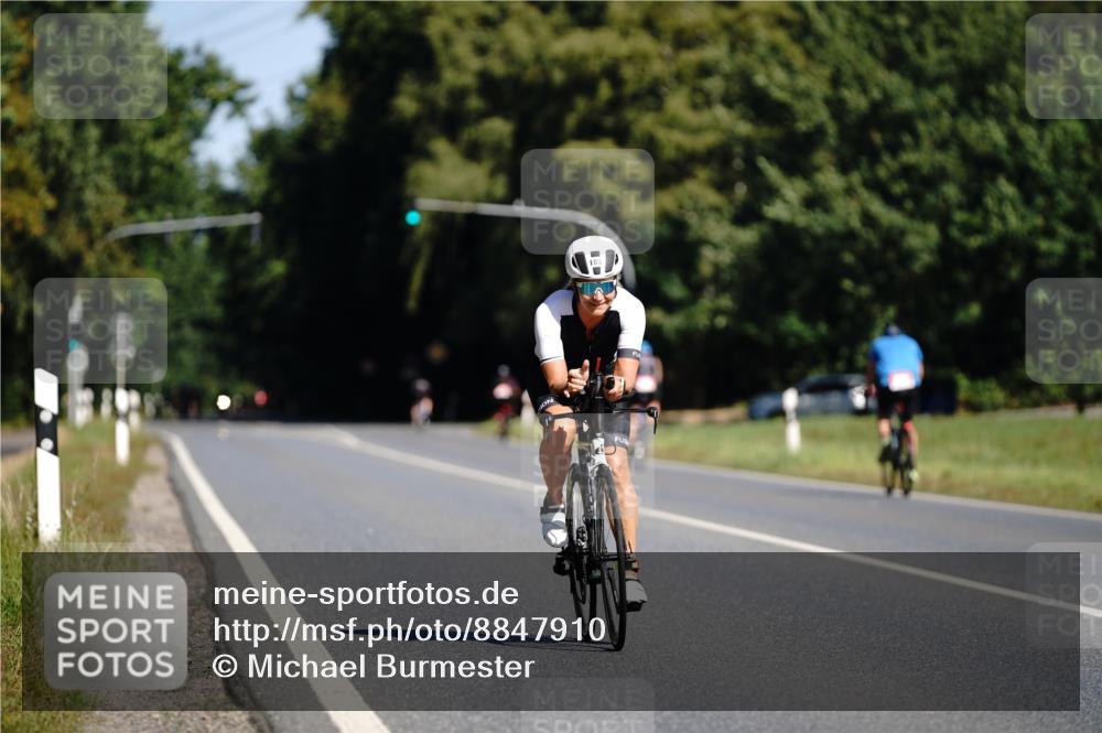 07.09.2025 - 19. Norderstedt Triathlon Michael Burmester http://msf.ph/oto/8847910 07.09.2025 11:32:16 Radfahren 186 meine-sportfotos.de