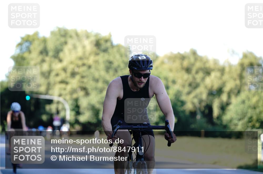 07.09.2025 - 19. Norderstedt Triathlon Michael Burmester http://msf.ph/oto/8847911 07.09.2025 16:18:10 Radfahren 889, 940, 1619 meine-sportfotos.de